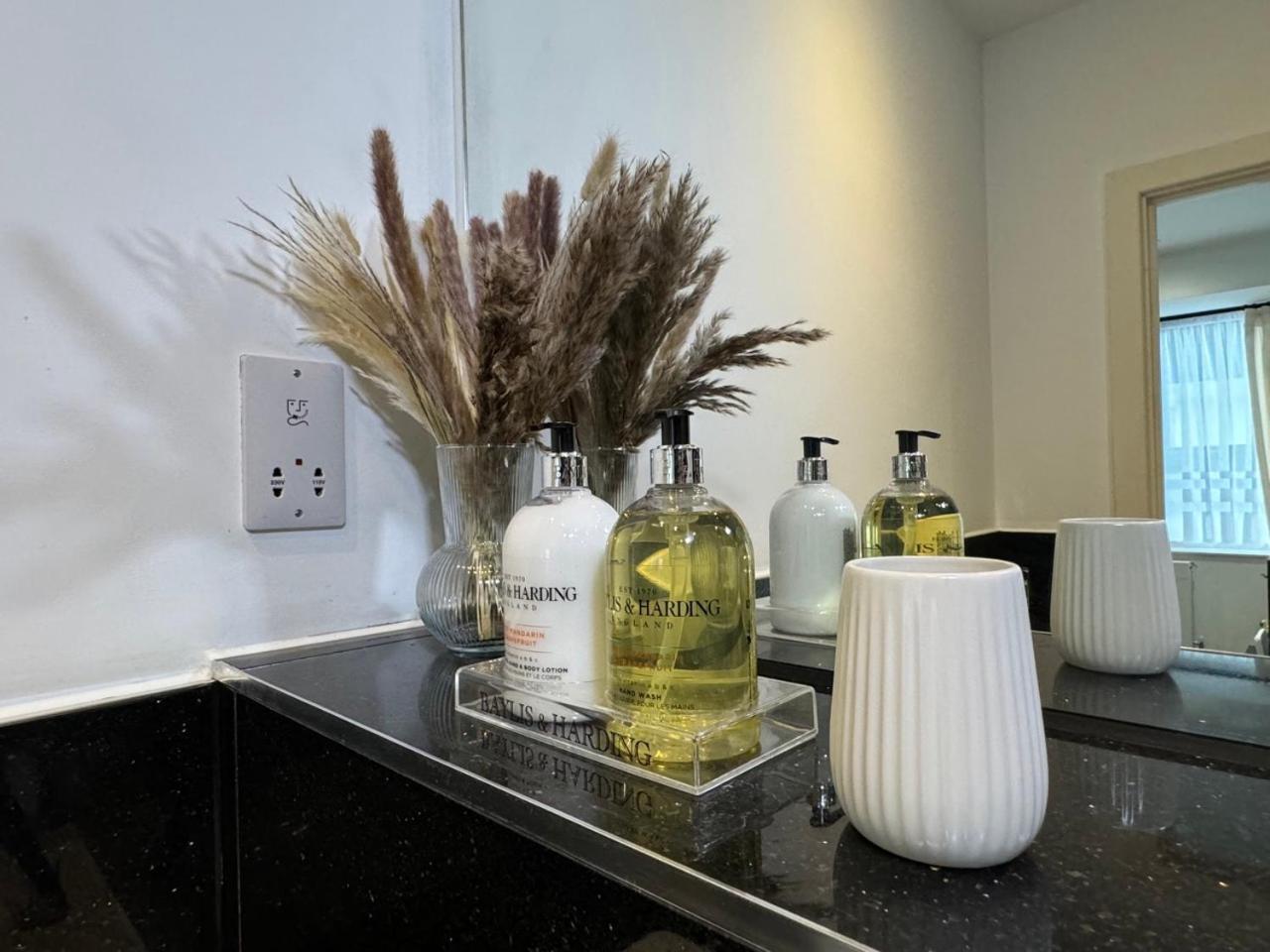 Luxury 2 Bedroom Apartment In Central Croydon With Free Parking Εξωτερικό φωτογραφία
